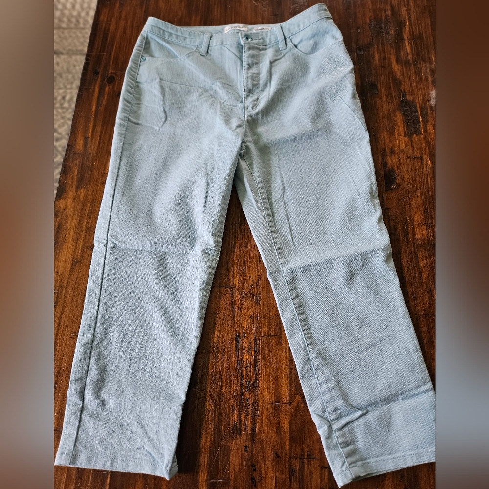 Northern Reflections Essential Slim Crop size 8 light blue